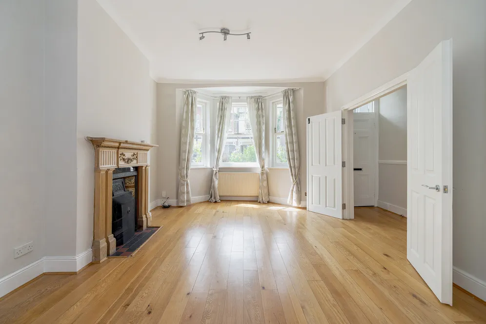Brackley Road, London, W4 photo 2