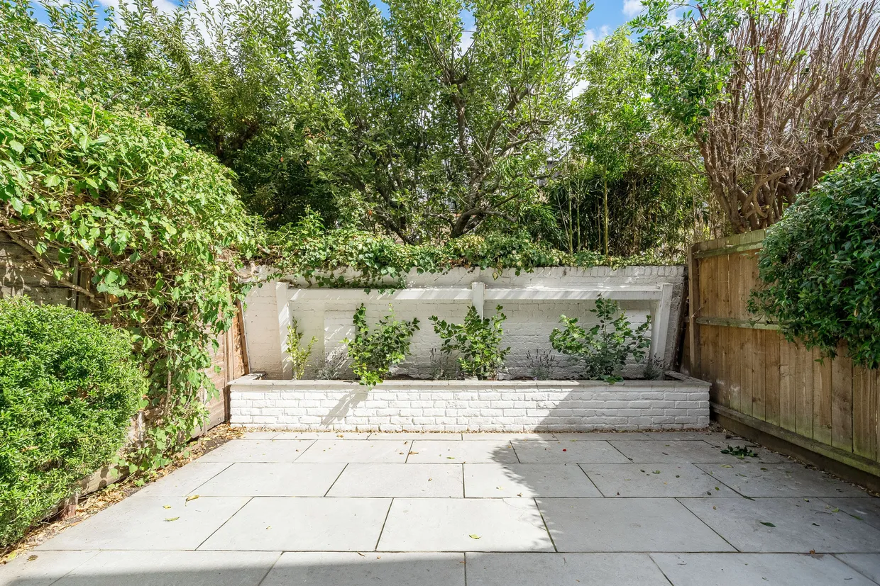 Brackley Road, London, W4 photo 4