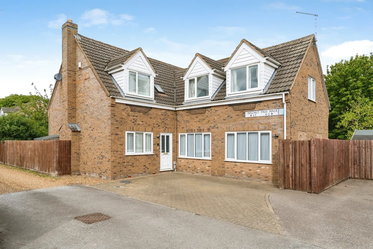 Walnut Tree Walk, Wimblington, March