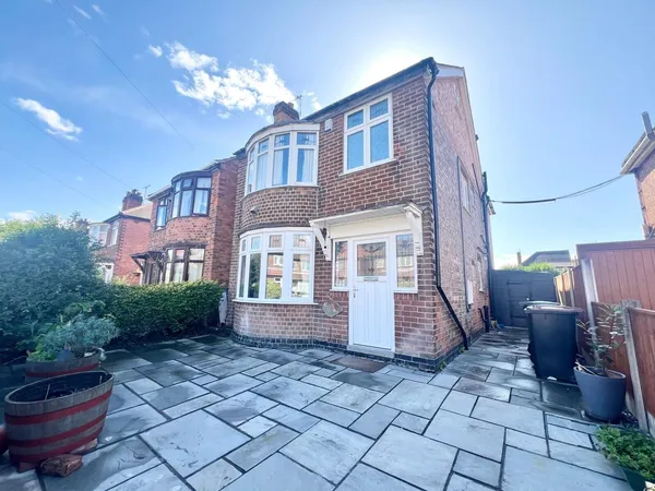 Warwick Avenue, Beeston, NG9
