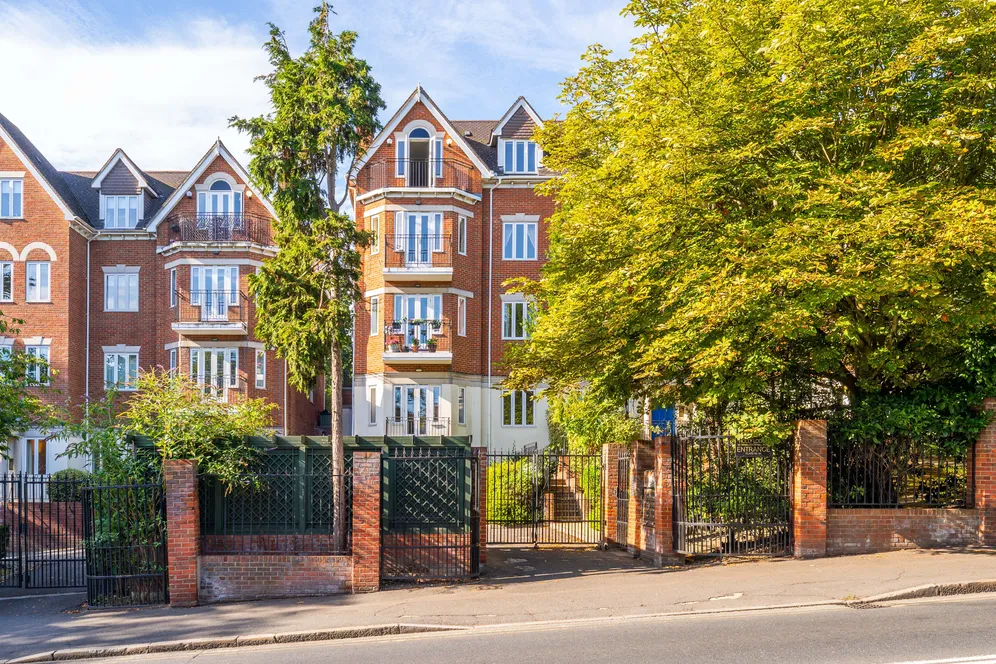 Wimbledon Hill Road, London, SW19 photo 4
