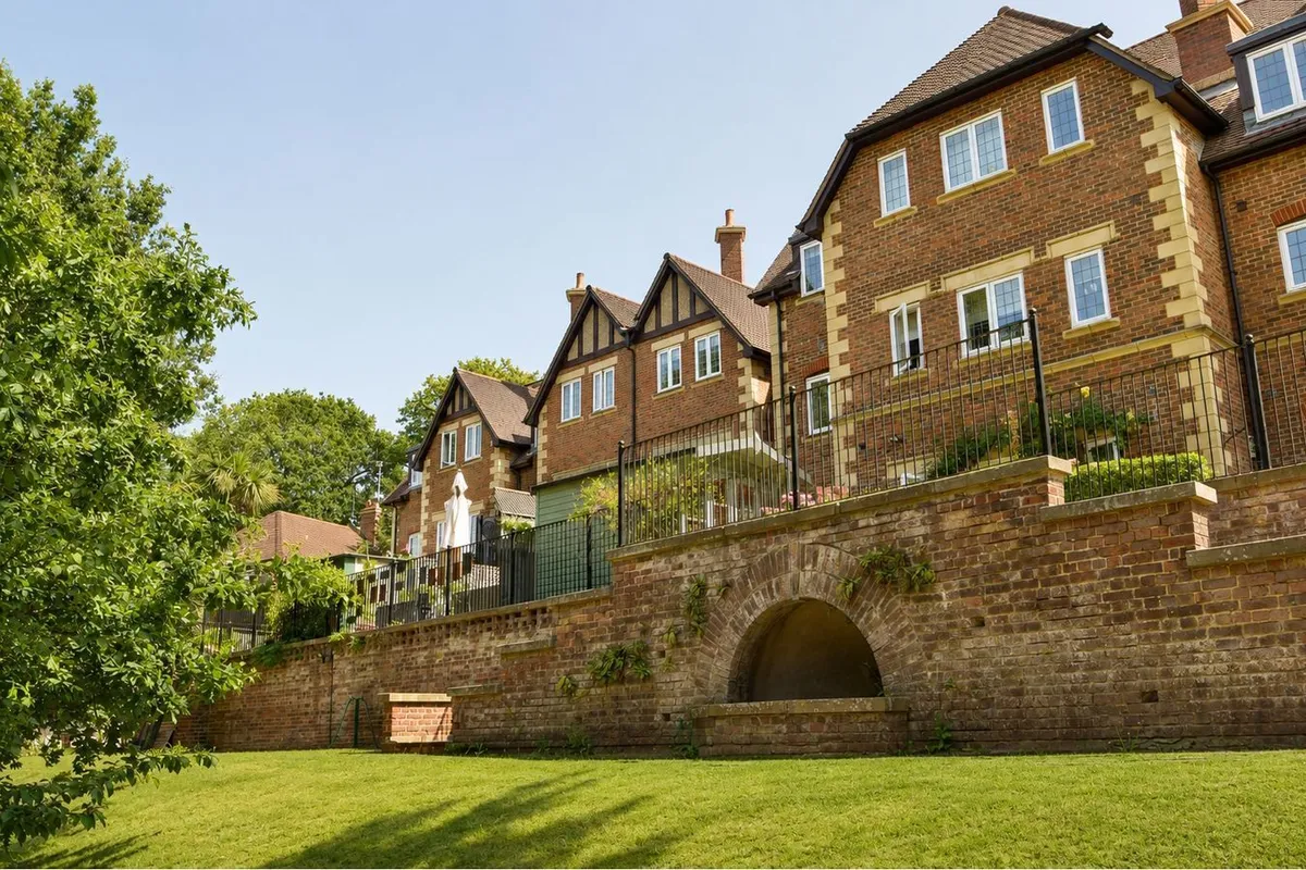 Caenshill House