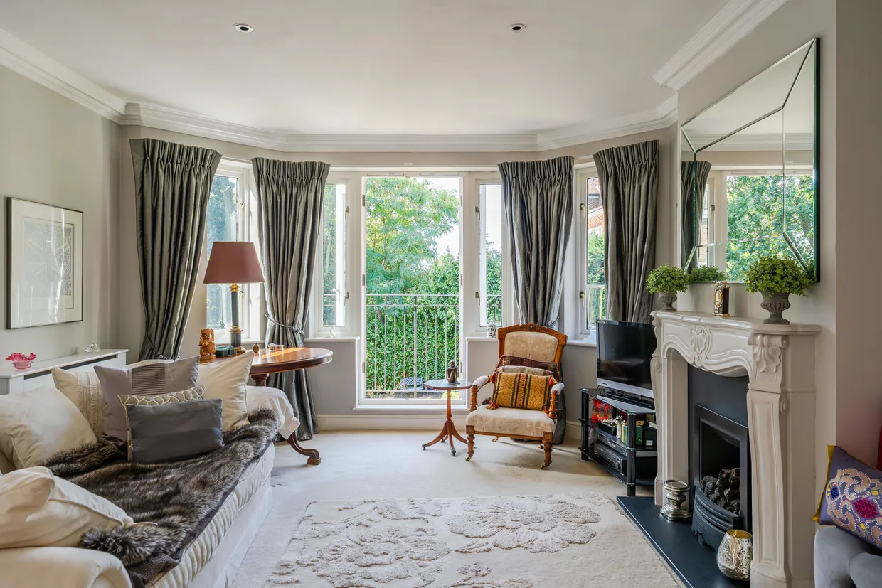 Wimbledon Hill Road, London, SW19 photo 17