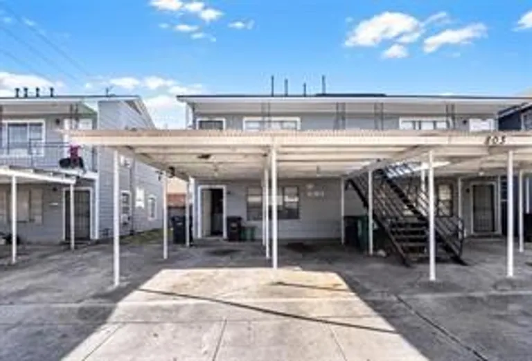 801 66th St, Houston, TX 77011