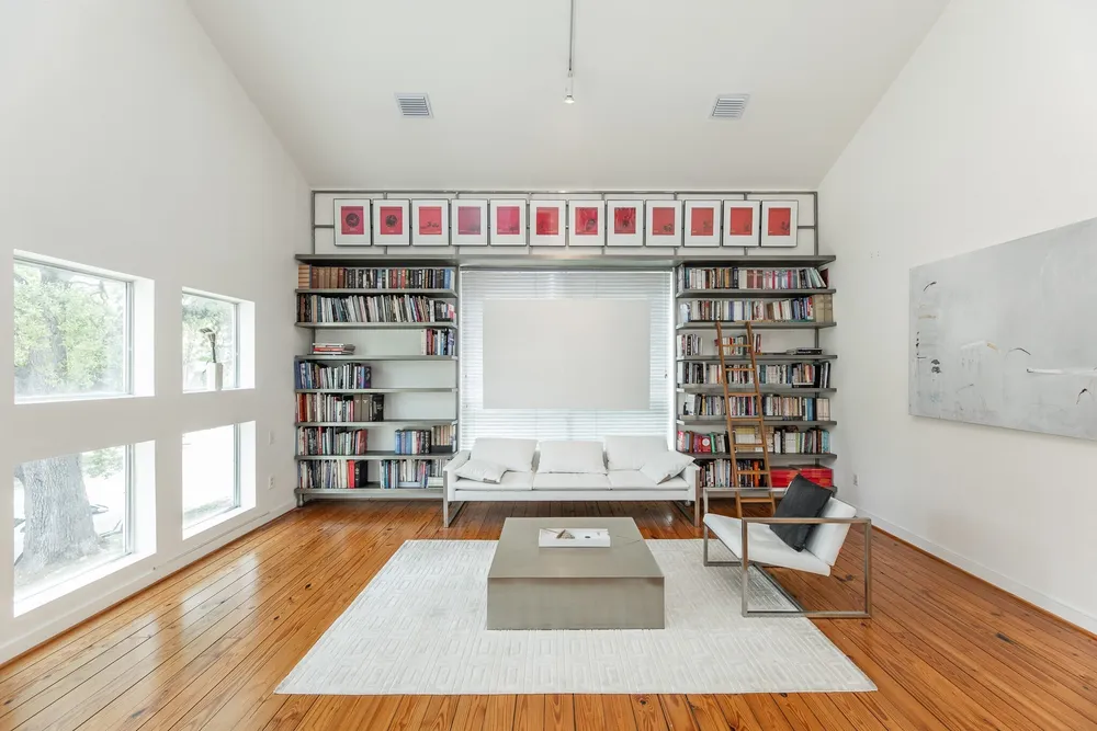 2714 Chenevert St, Houston, TX 77004