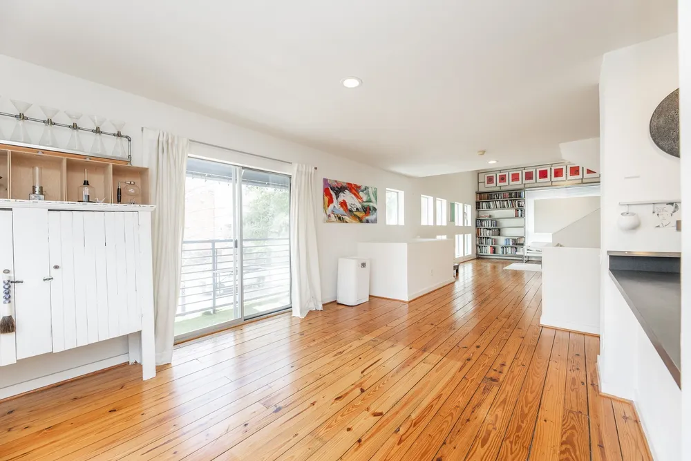 2714 Chenevert St, Houston, TX 77004