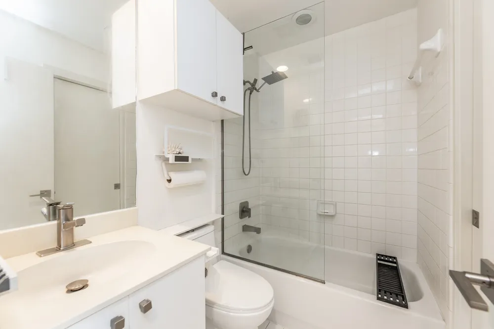 2714 Chenevert St, Houston, TX 77004