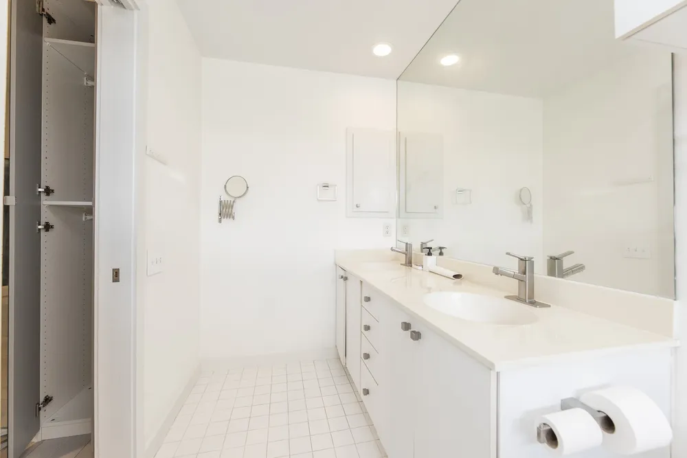 2714 Chenevert St, Houston, TX 77004