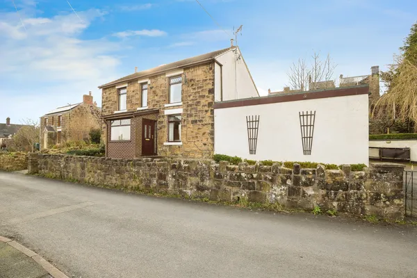 Daisy Road, Brynteg, LL11
