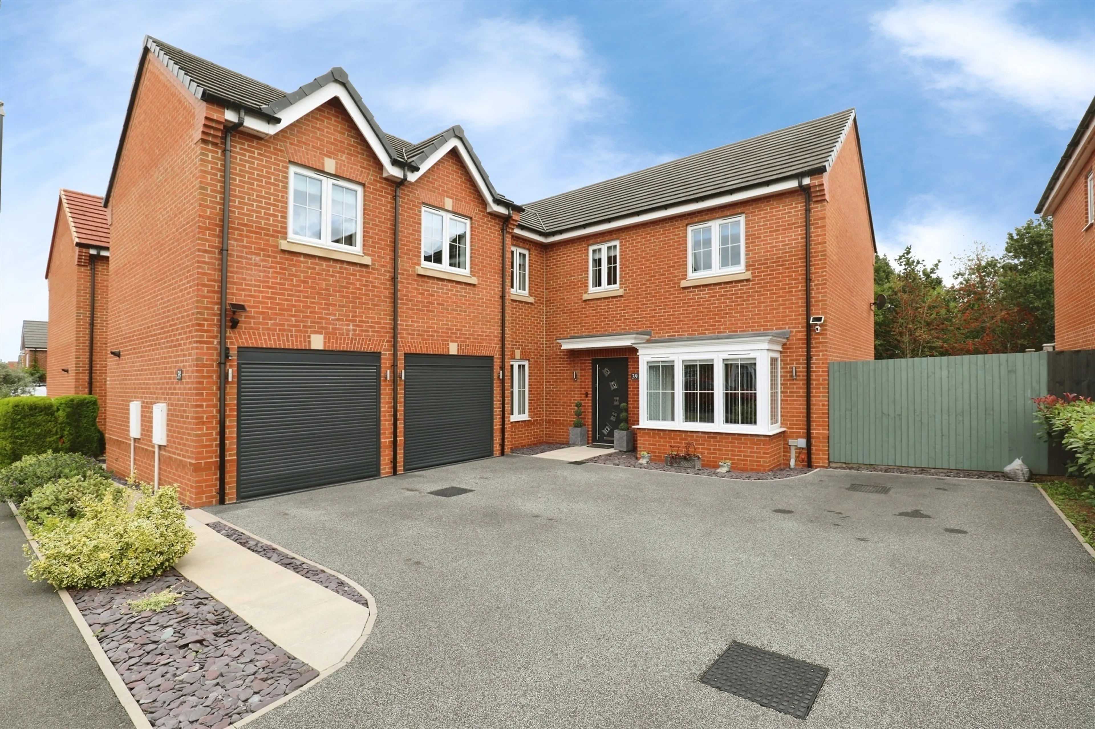 Property photo 0