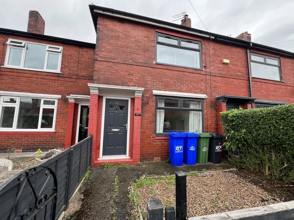 Mount Pleasant Road, Denton, M34