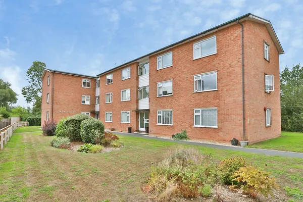 Strides Lane, Ringwood, Hampshire, BH24