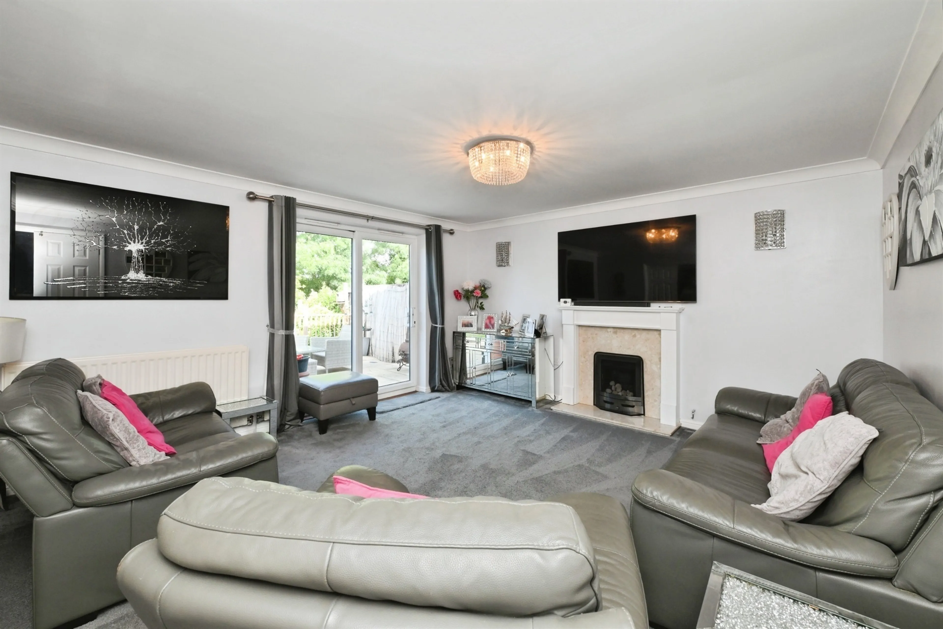 Property at Ellis Close, Hoddesdon