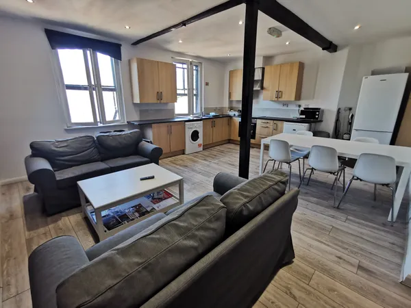 Wellington Street, Leicester, LE16HH