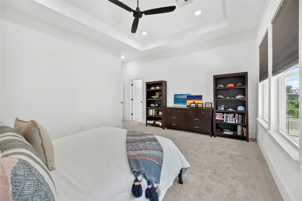 869 Mansfield St, Houston, TX 77091