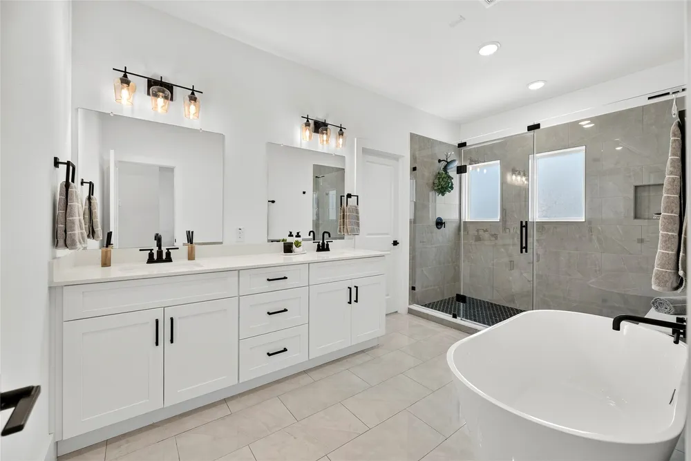 869 Mansfield St, Houston, TX 77091