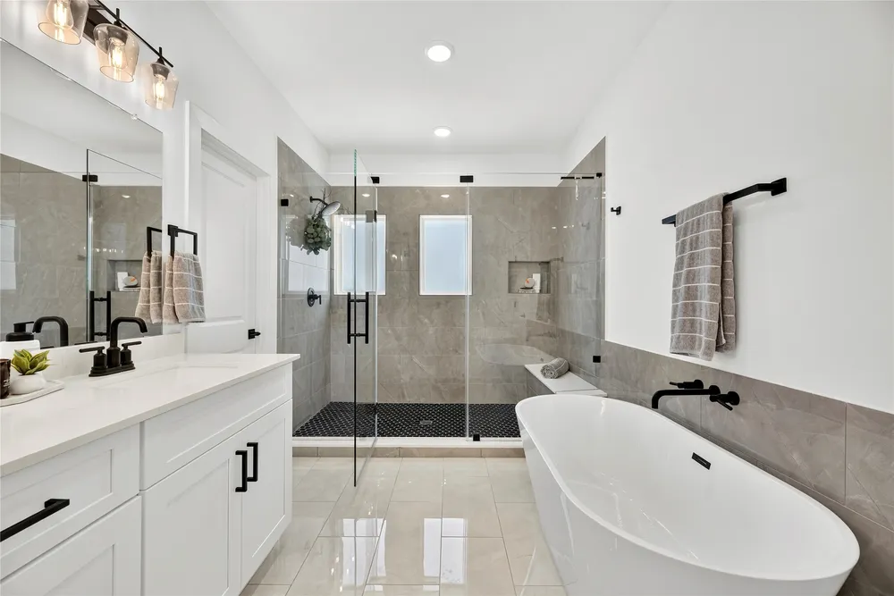 869 Mansfield St, Houston, TX 77091