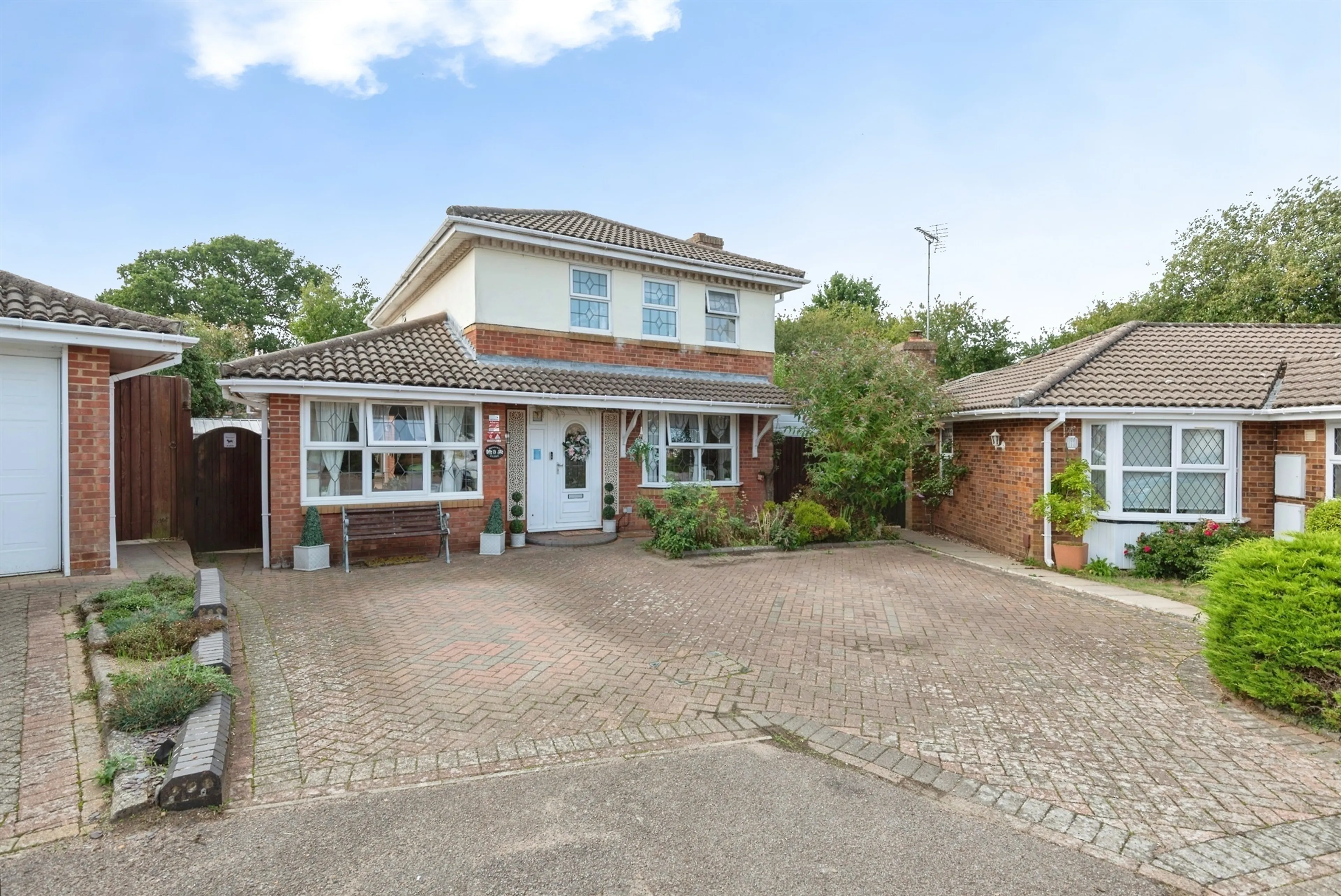 Property at Besford Close, Luton