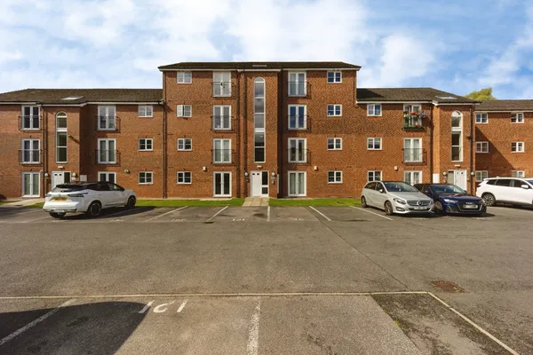 Lawnhurst Avenue, Wythenshawe, Manche...