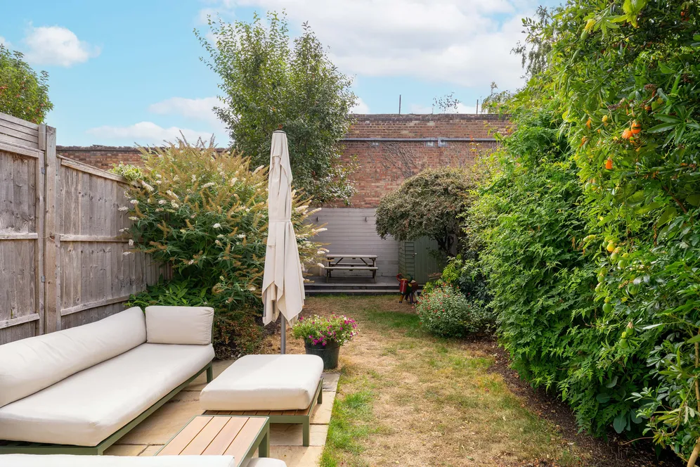 31 Vanderbilt Road, London, SW18 photo 3