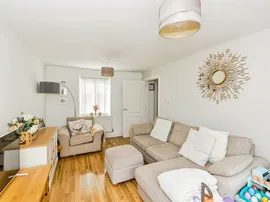 Moore Close, Abbottswood, Romsey thumb 3