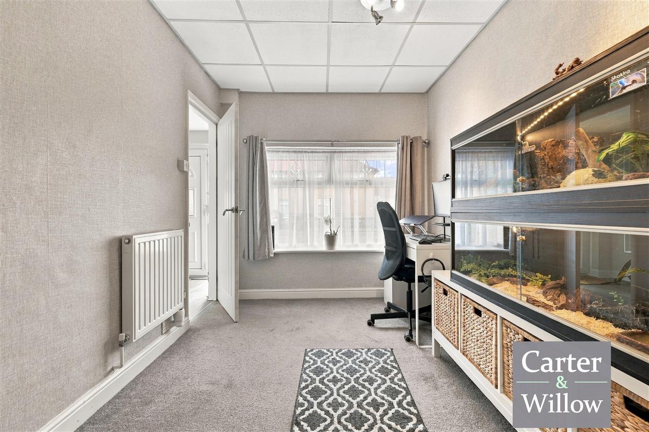 Raydons Road, Dagenham, Essex Image 13