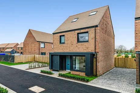 Medland Close Cranleigh GU6