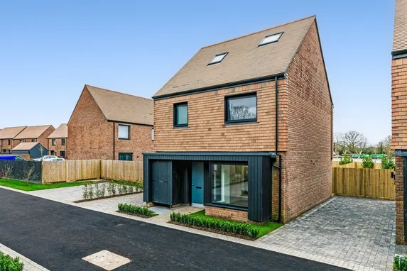 Medland Close Cranleigh GU6