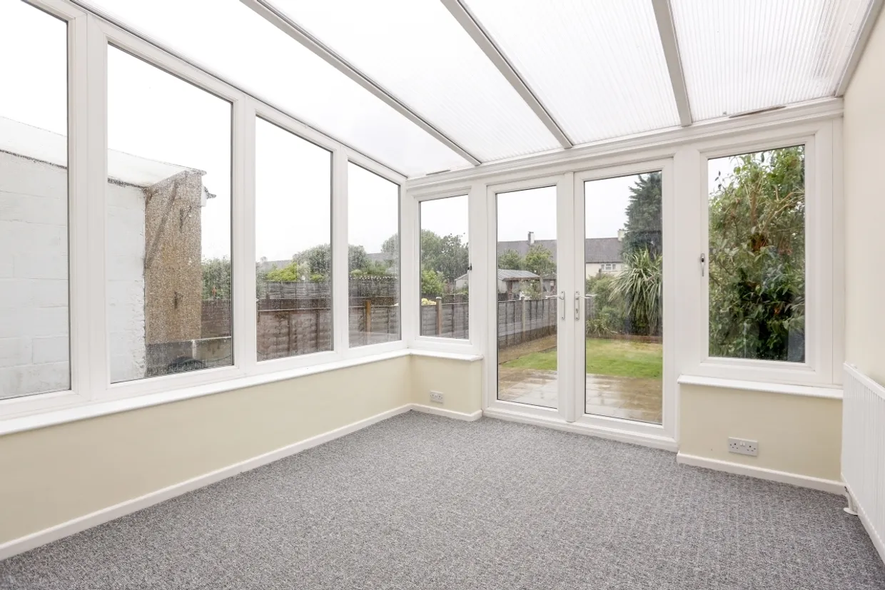 Tolworth Road Surbiton KT6 photo 8