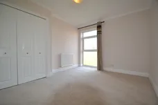 Grosvenor Drive Maidenhead SL6 photo 12