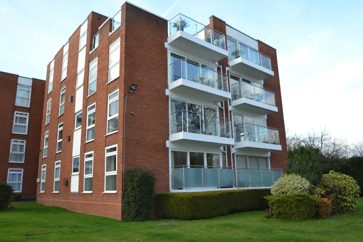 Grosvenor Drive Maidenhead SL6 photo 18