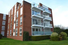 Grosvenor Drive Maidenhead SL6 photo 18