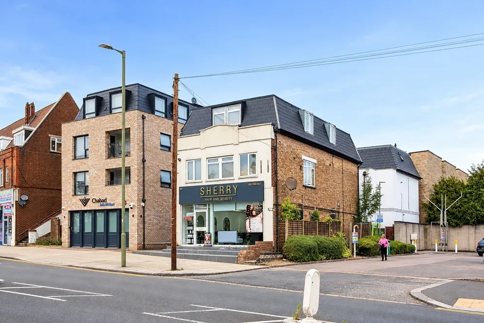 Dollis Road NW7 photo 11