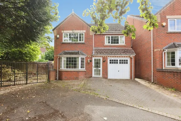 Wall Close, SMETHWICK, West Midlands,...