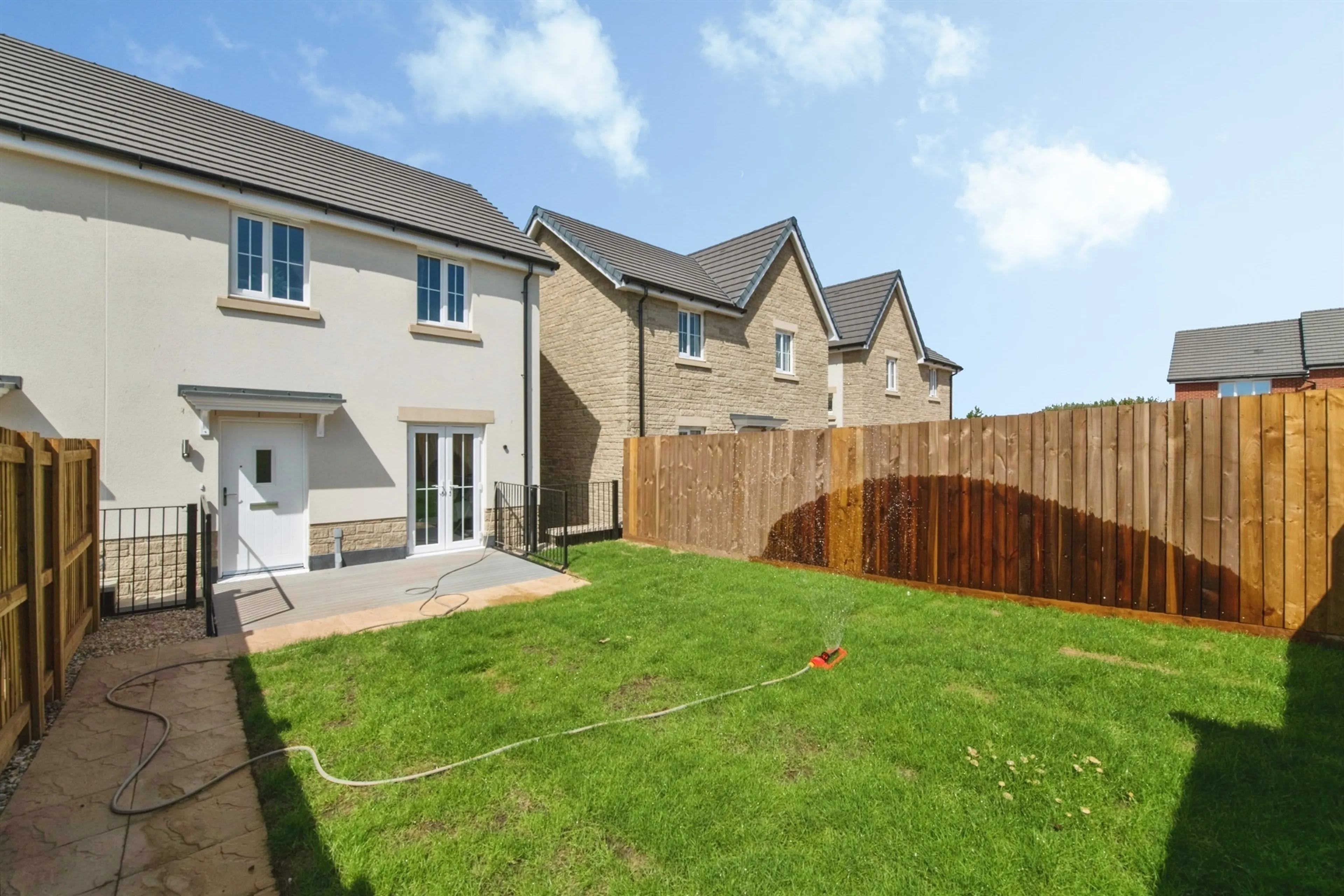 Property photo 0