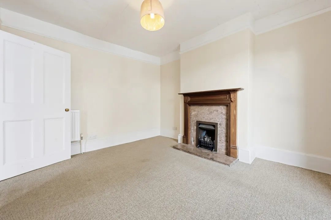 https://mr0.homeflow-assets.co.uk/files/photo/image/48362/0806/_x_/23218_cbea_1826136980_IMG_11.jpg