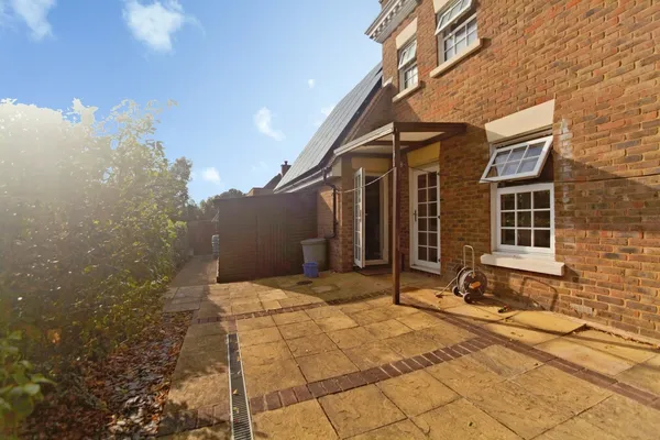 Dickenswood Close, London, SE19