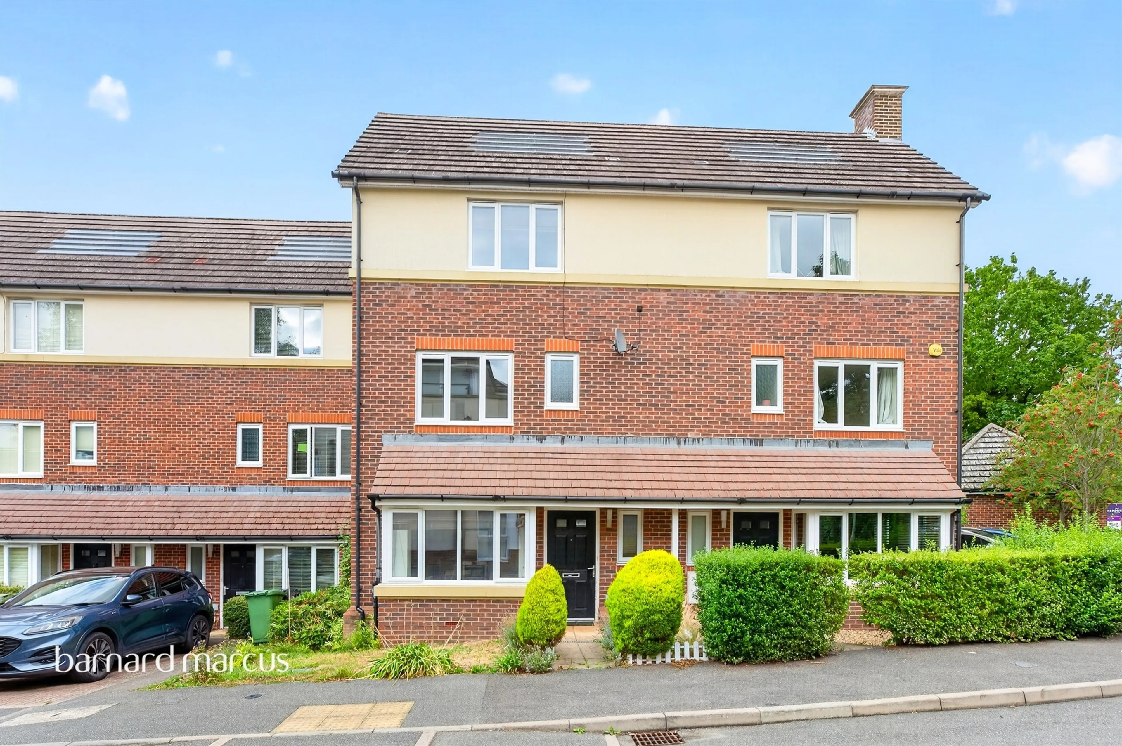 Property at Dalmeny Way, Epsom