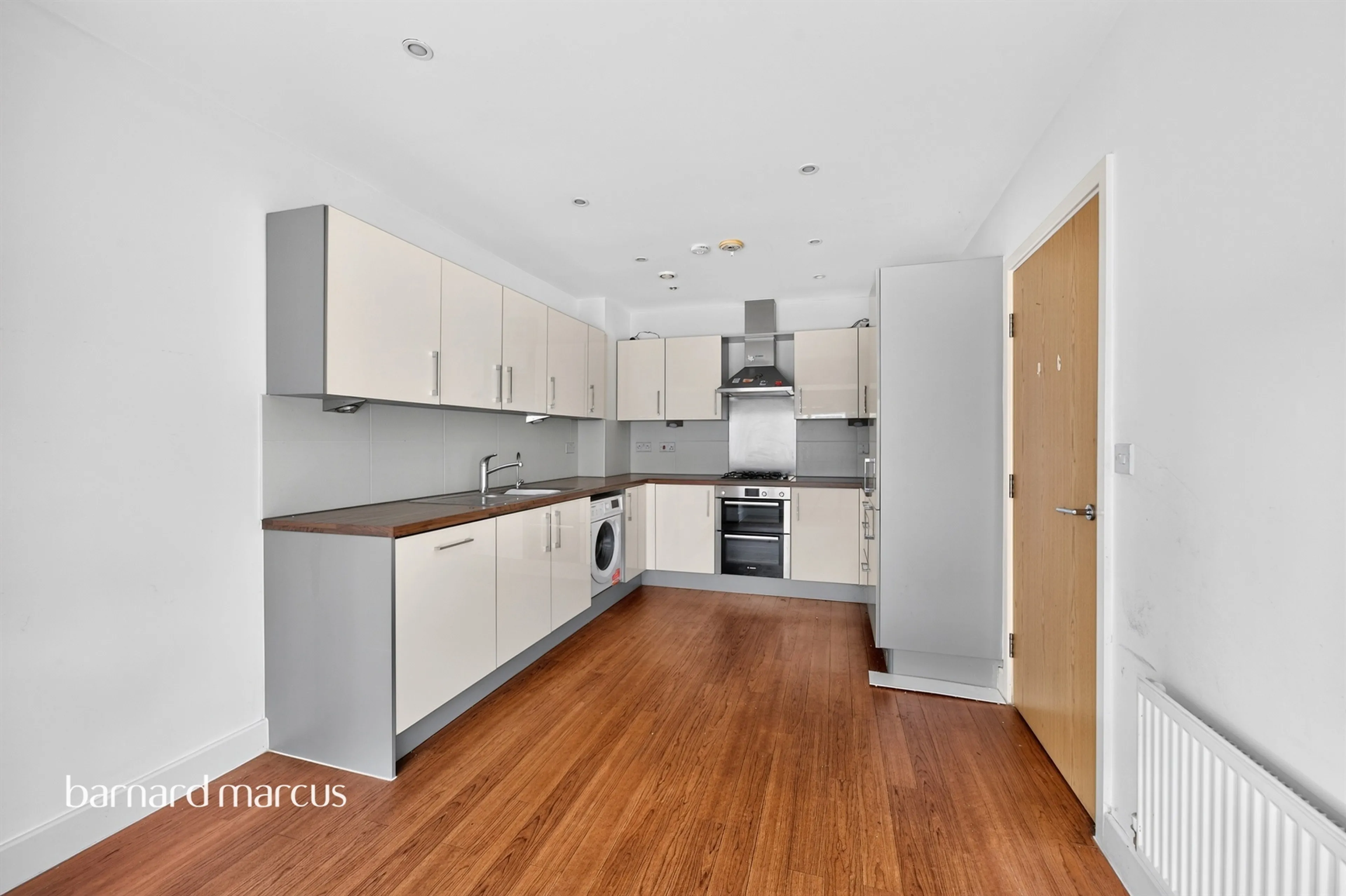 Property at Dalmeny Way, Epsom