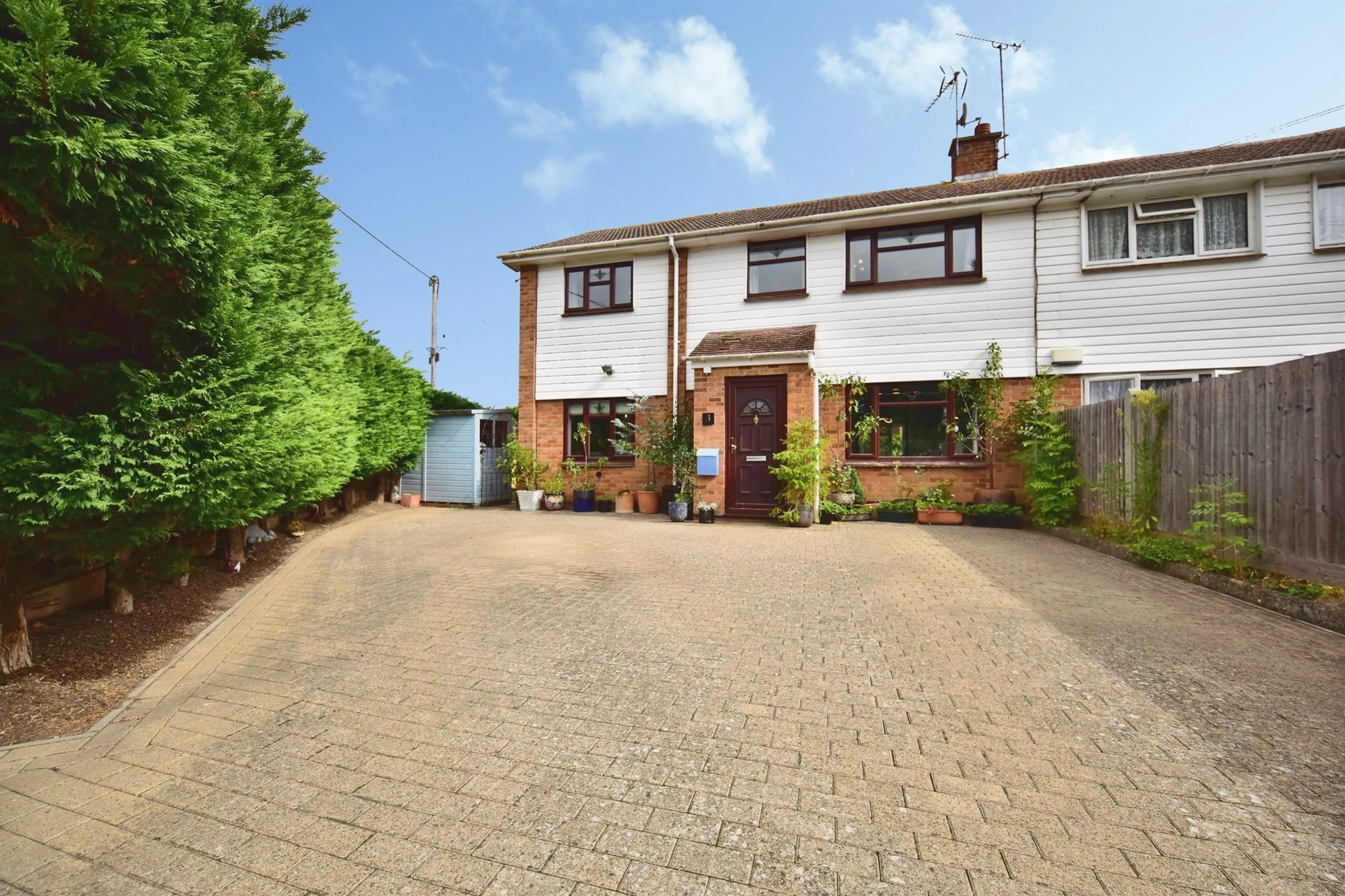 Property at Cleavesland, Laddingford, Maidstone