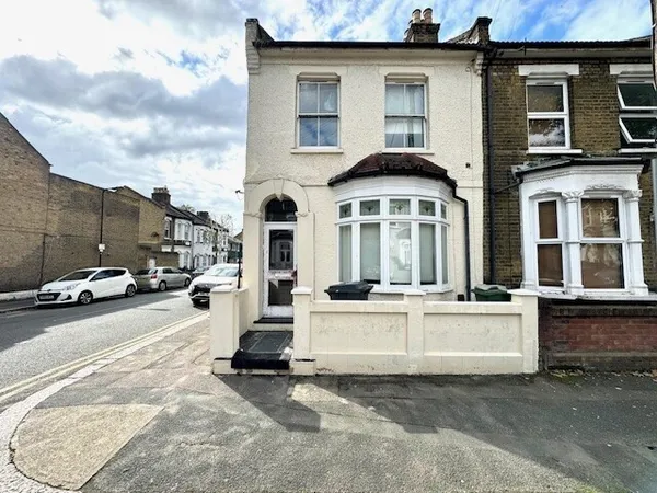 Steele Road, Leyton E11