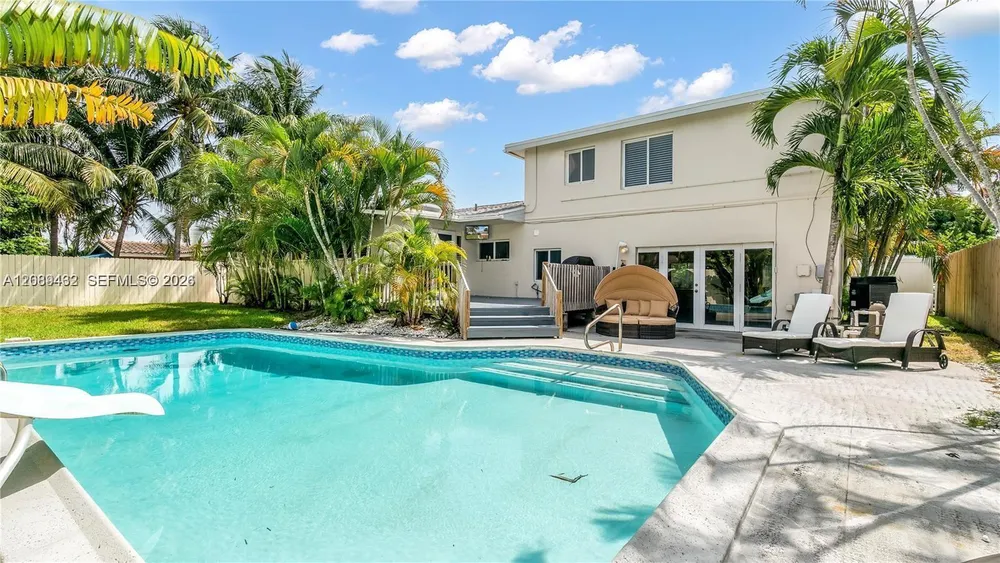 5211 NE 17th Ave, Fort Lauderdale, FL 33334