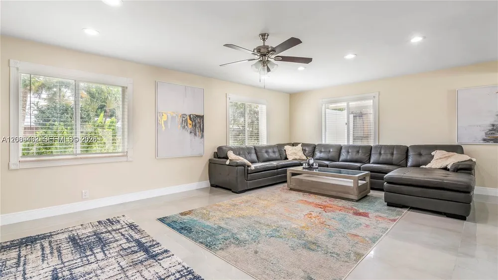 5211 NE 17th Ave, Fort Lauderdale, FL 33334