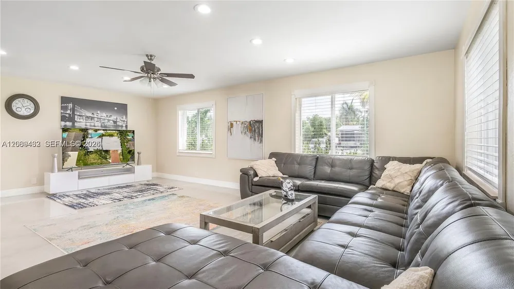 5211 NE 17th Ave, Fort Lauderdale, FL 33334