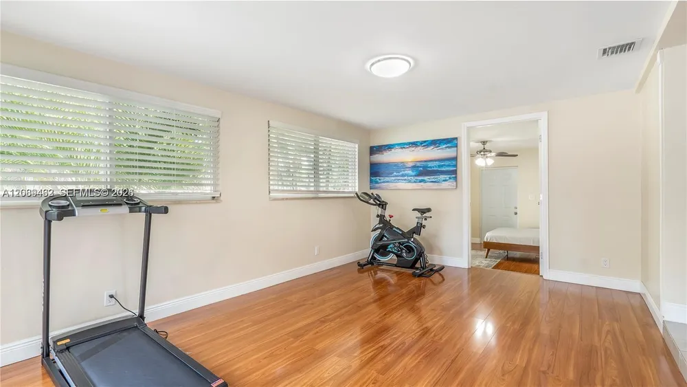 5211 NE 17th Ave, Fort Lauderdale, FL 33334