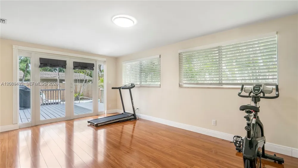 5211 NE 17th Ave, Fort Lauderdale, FL 33334