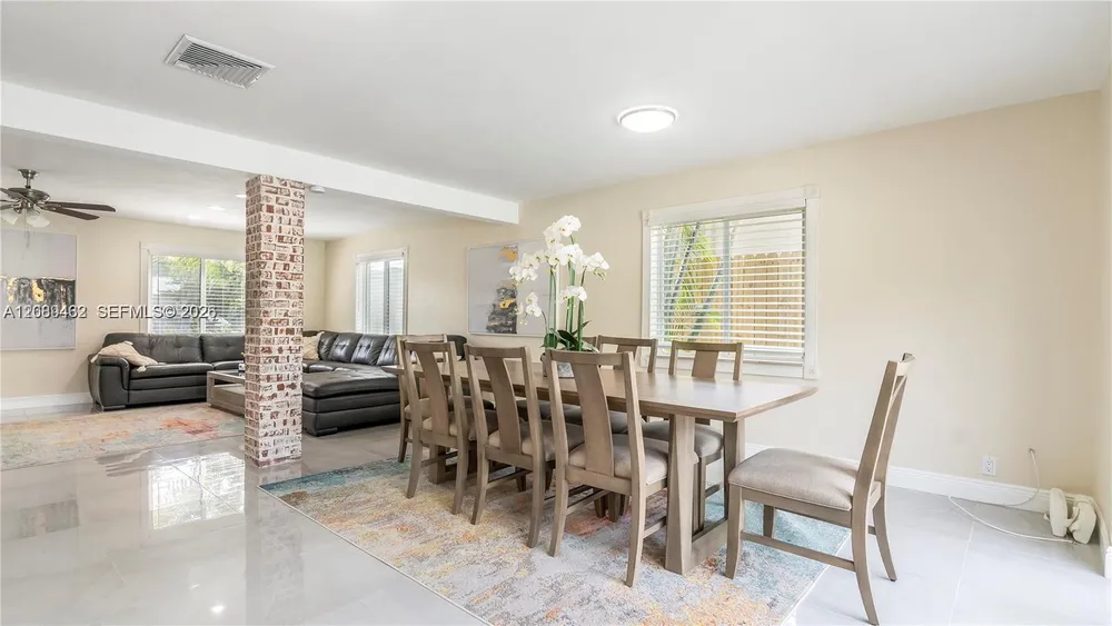 5211 NE 17th Ave, Fort Lauderdale, FL 33334