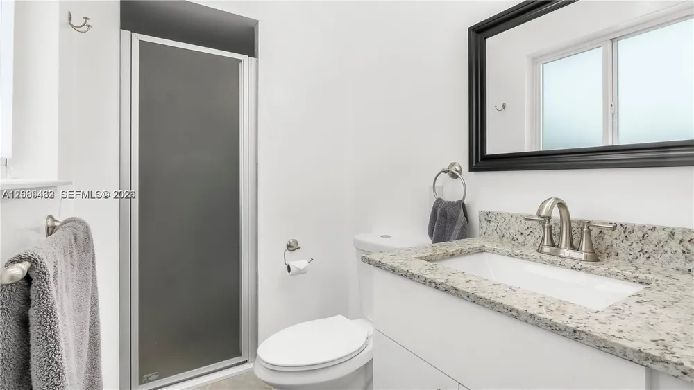 5211 NE 17th Ave, Fort Lauderdale, FL 33334