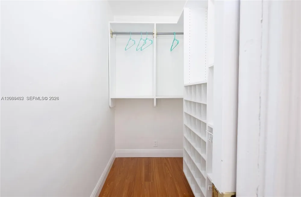 5211 NE 17th Ave, Fort Lauderdale, FL 33334