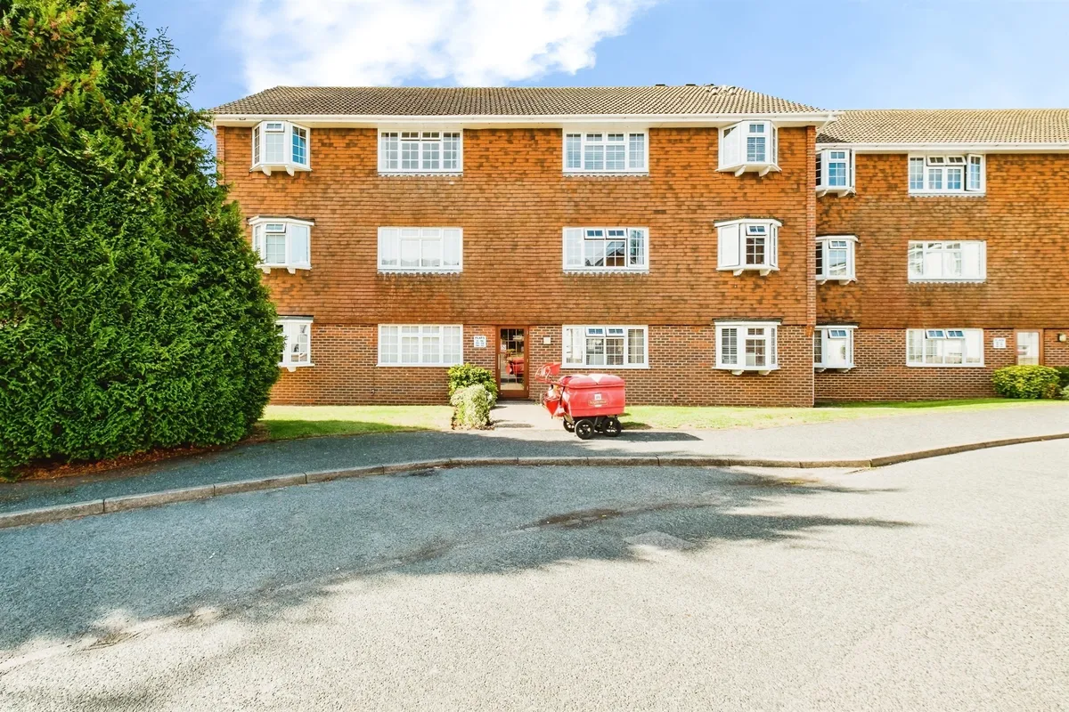 Lamorna Grove, Worthing